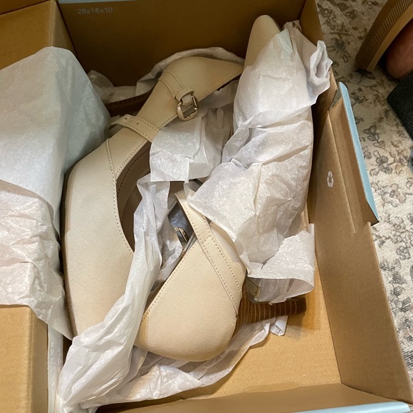 Pumps - Picture 2 of 2